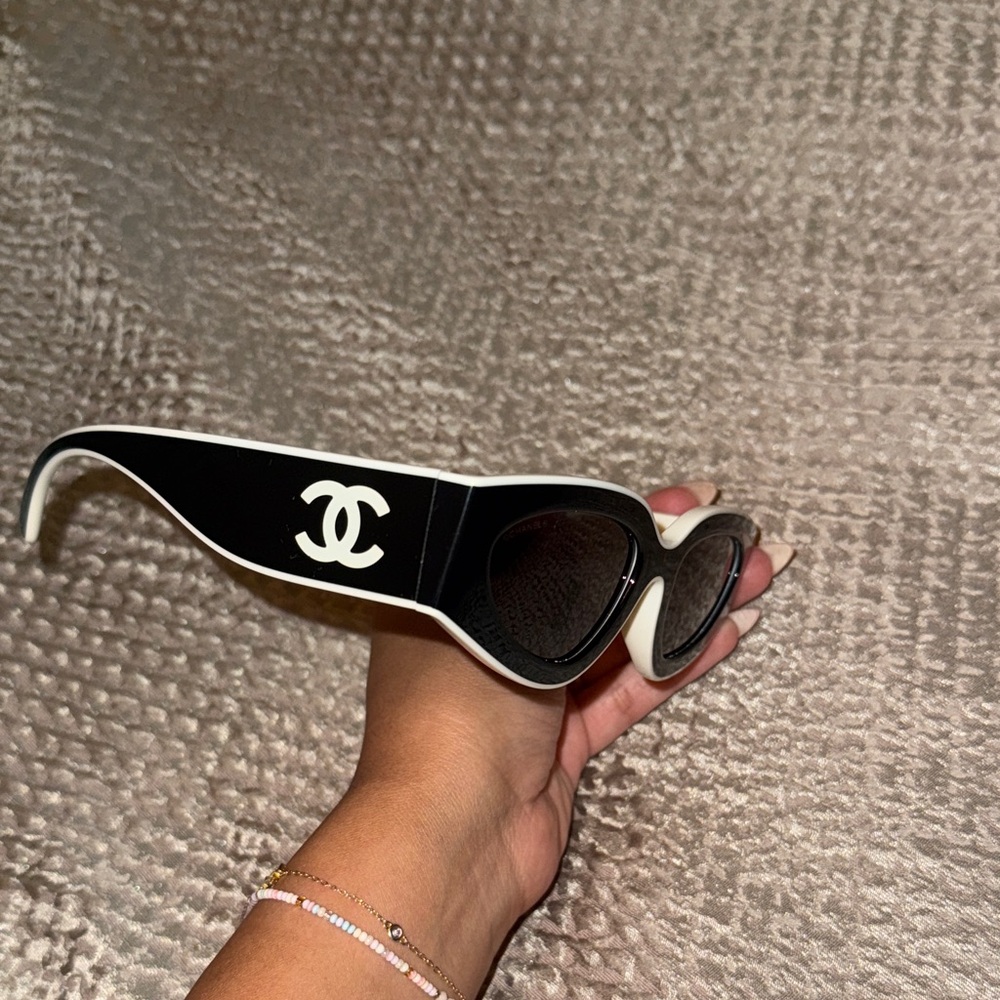 CHANEL sunglasses Cat Eye
